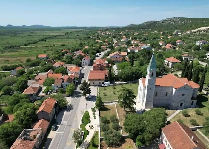 The Grandfather's Courtyard With Heated Pool * Stankovci (Zadar)