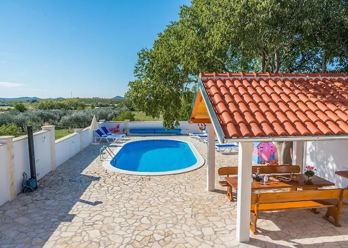 Villa The Grandfather's Courtyard With Heated Pool Stankovci (Zadar)