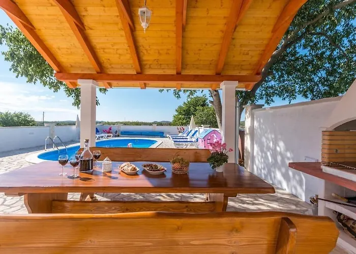 The Grandfather's Courtyard With Heated Pool * Stankovci (Zadar)