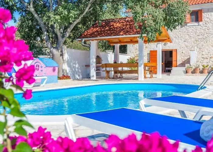 Villa The Grandfather's Courtyard With Heated Pool Stankovci (Zadar)