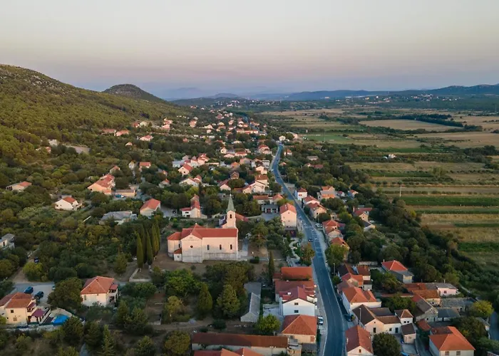 Villa The Grandfather's Courtyard With Heated Pool Stankovci (Zadar)