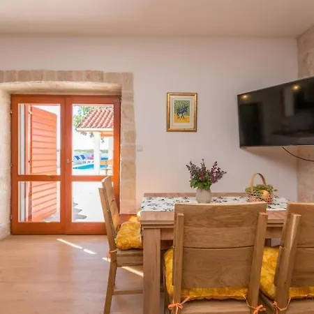 The Grandfather's Courtyard With Heated Pool