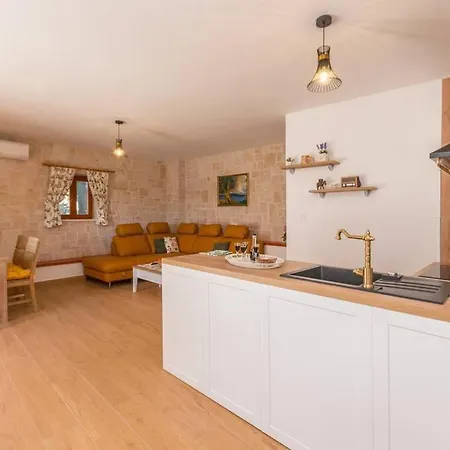 The Grandfather's Courtyard With Heated Pool Villa