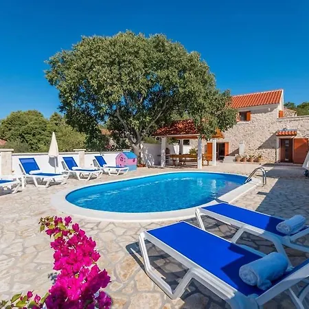 The Grandfather's Courtyard With Heated Pool Stankovci (Zadar)