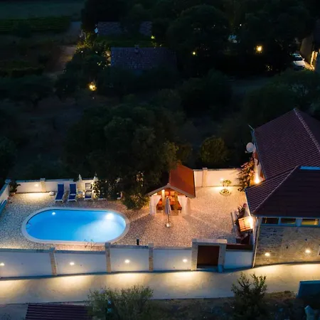 The Grandfather's Courtyard With Heated Pool * Stankovci (Zadar)