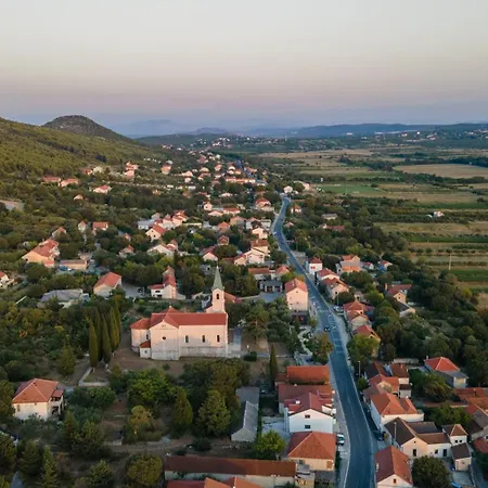 Villa The Grandfather's Courtyard With Heated Pool Stankovci (Zadar)