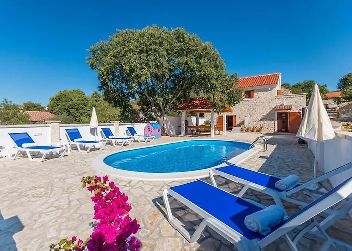 The Grandfather's Courtyard With Heated Pool Stankovci (Zadar)
