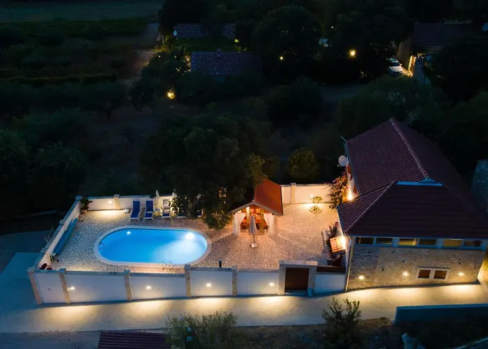 The Grandfather's Courtyard With Heated Pool * Stankovci (Zadar)